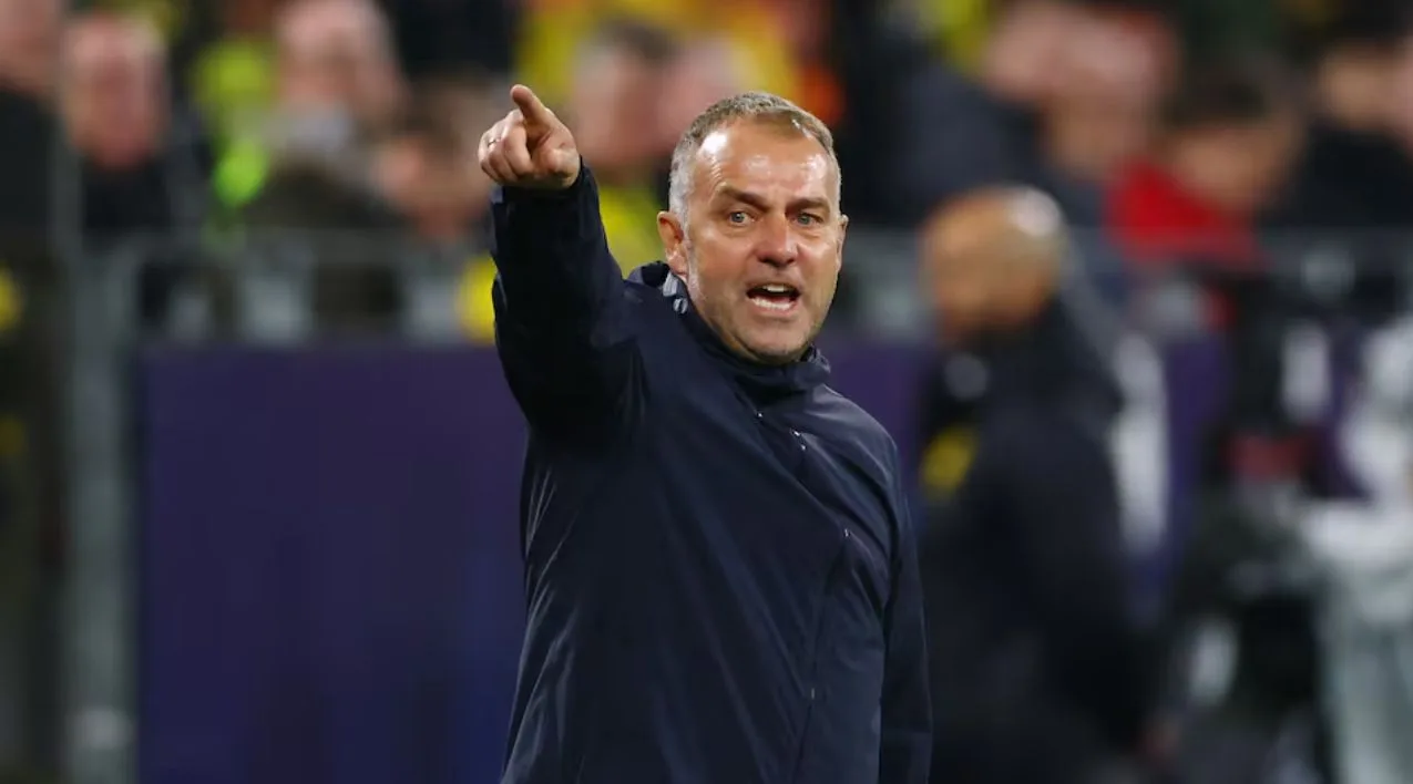 Le manager de Barcelone, Hansi, s’éclairent après la défaite du Borussia Dortmund