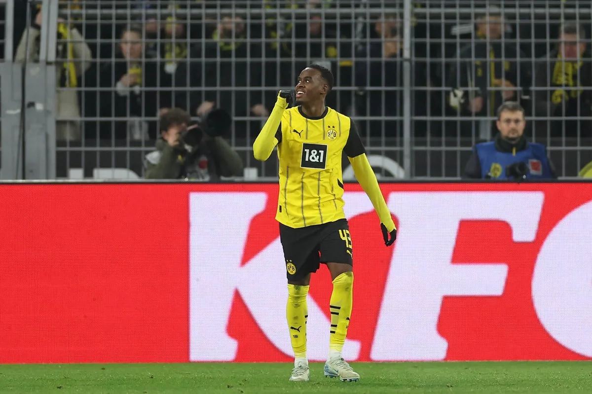 Jamie Gittens : Comment le « golden boy » de Dortmund est en train de devenir l’un des joueurs les plus destructeurs d’Europe