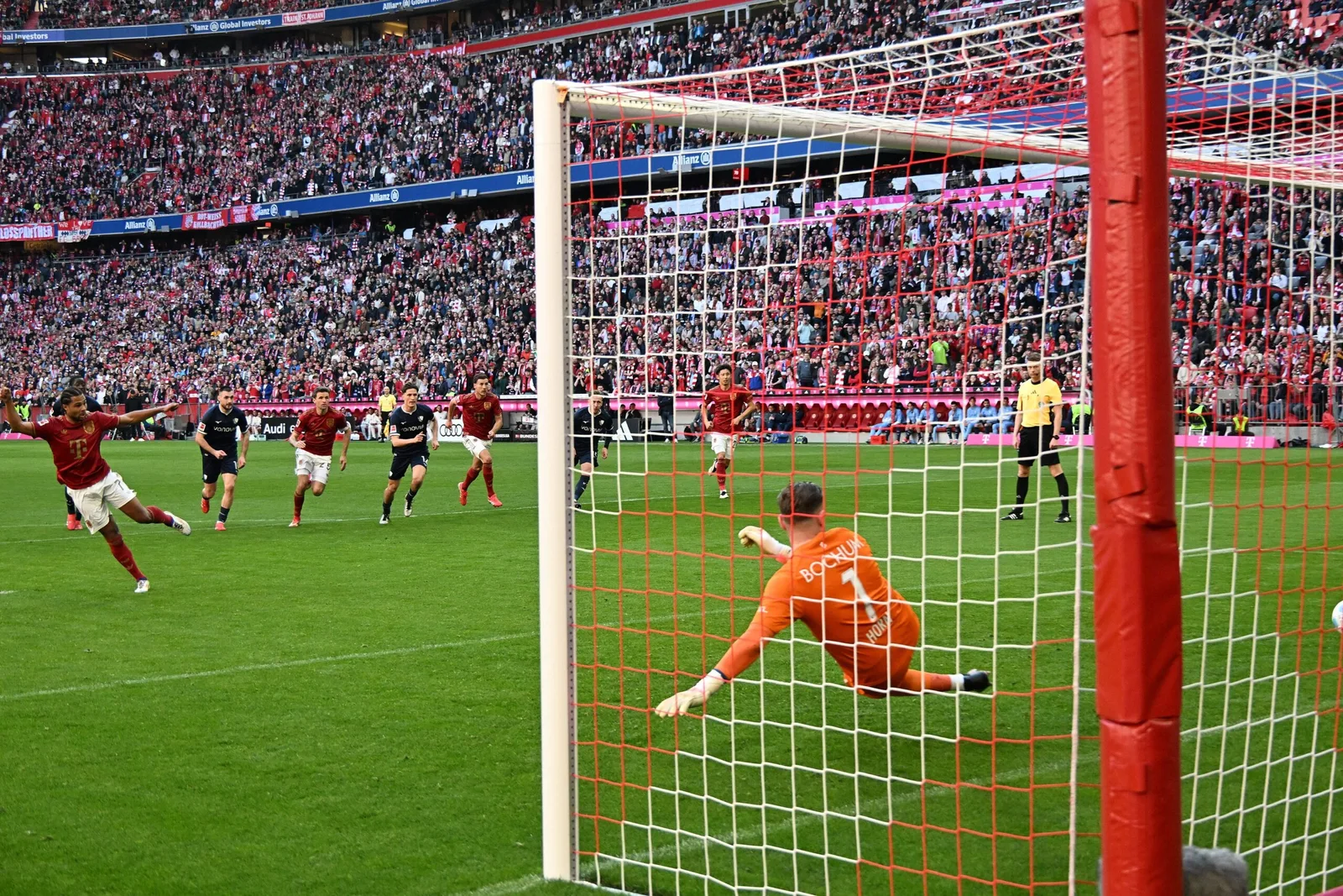 Le Bayern Munich a conduit 2-0 et a raté la pénalité! Ce qui a suivi: « honte » / « embarrassant »