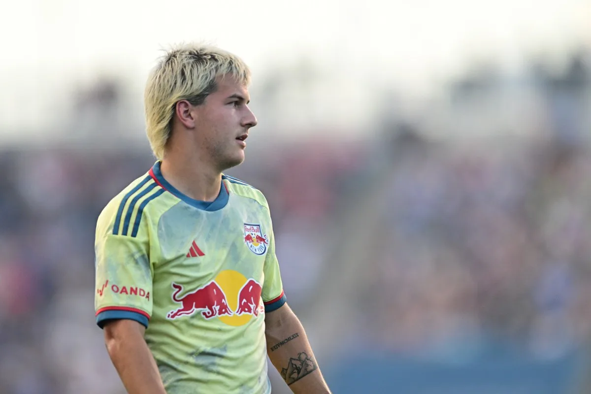 RUPTURE : John Tolkin des Red Bulls transféré au Holstein Kiel de Bundesliga