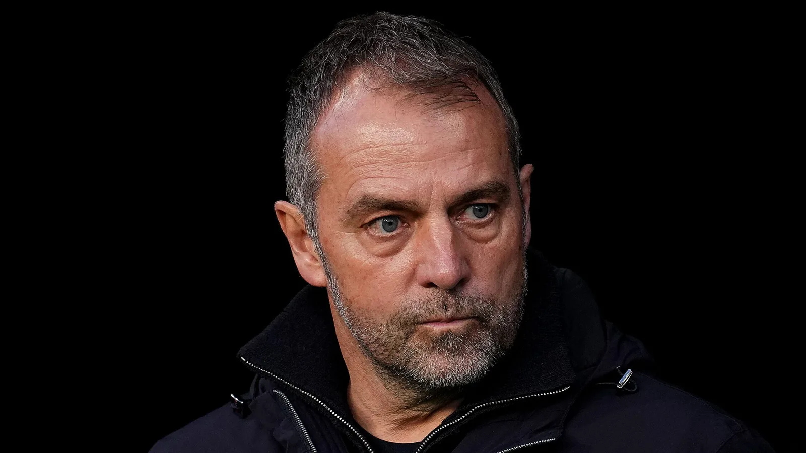 Barcelone a fait un pourboire pour la sortie des chocs de la Ligue des champions contre le Borussia Dortmund alors que l’ancienne star allemande affirme que l’équipe de Hansi Flick est trop « ouverte » en défense pour remporter la compétition