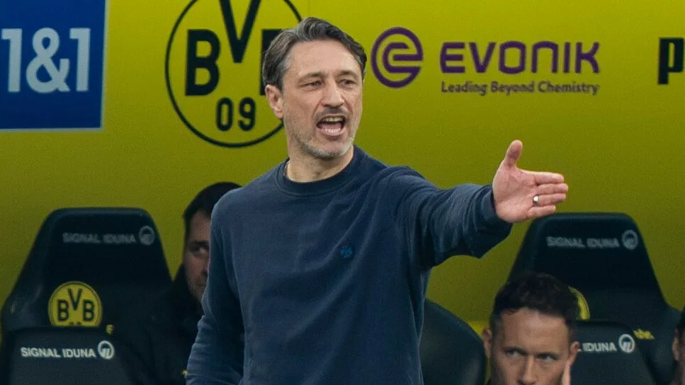 Borussia Dortmund: BVB menace le gardien de but-Zoff? « Ne vous asseyez pas sur le banc! » | football