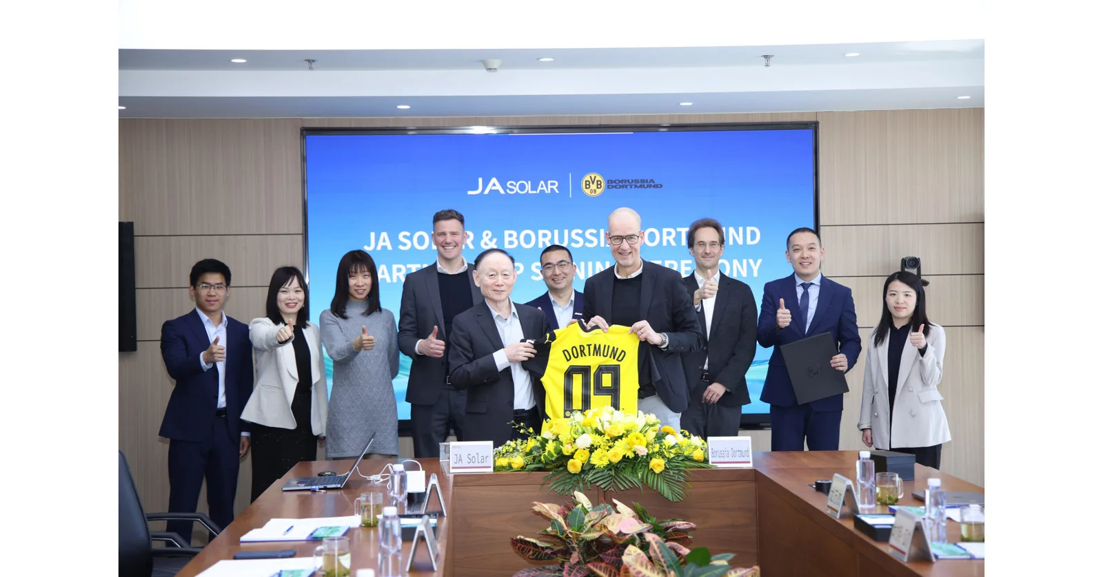 ME SOLAR ET BORUSSIA DORTMUND ANNONT PARTENARIAT ET UN GRAND PROJET Joint