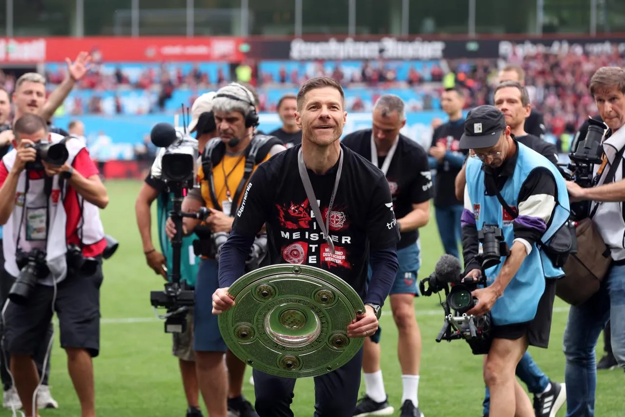 Alonso a payé plus de 60 000 € pour des répliques de trophées de Bundesliga
