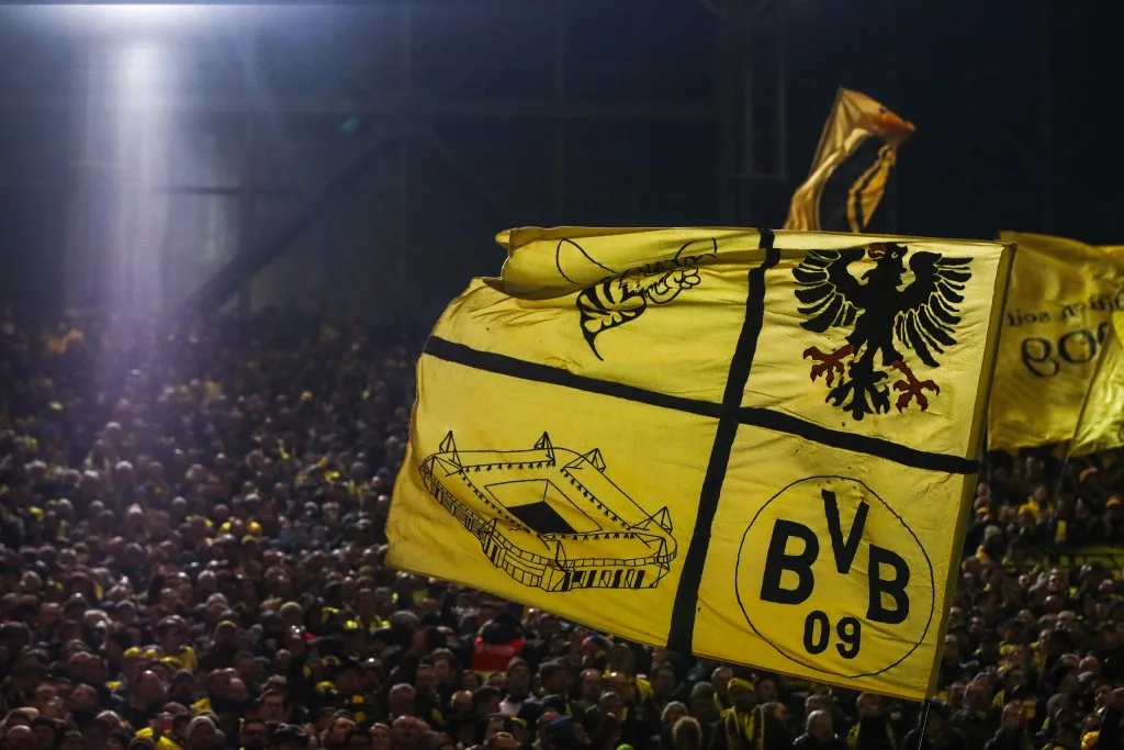 Borussia Dortmund Rival Arsenal à Juan Gimenez Chase