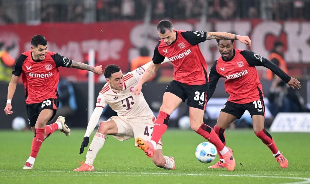 Rôle étranger contre Bayer Leverkusen « puant » les étoiles