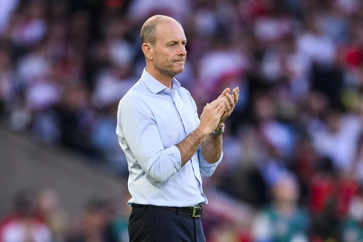 Augsbourg licencie l’entraîneur et le directeur sportif après la saison de Bundesliga moins que satisfaisante