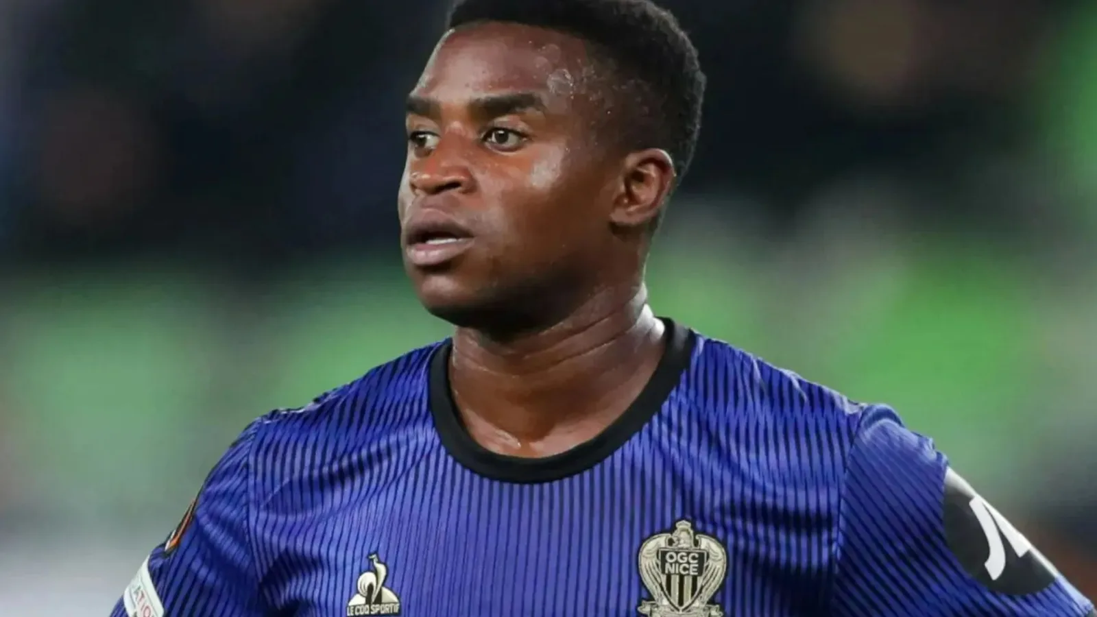 Le plus jeune buteur de Bundesliga dans un scandale d’âge alors que le père de la star de Dortmund admet avoir « menti sur sa date de naissance »